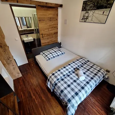 Sebastian A Vinny Bar Proste Sklep