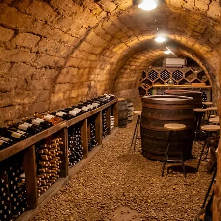 Sebastian A Vinny Bar Proste Sklep 3*