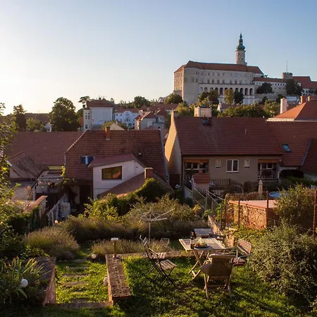 Sebastian Guest house 3*
