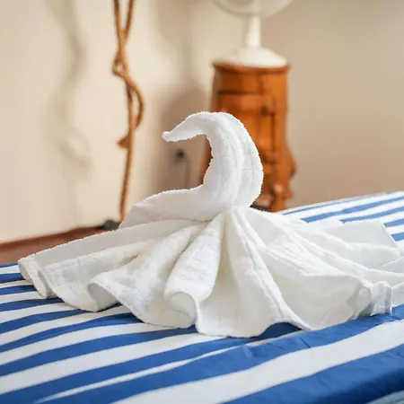 Sebastian A Vinny Bar Proste Sklep 3* מיקולוב