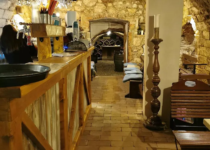 Sebastian A Vinny Bar Proste Sklep Guest house